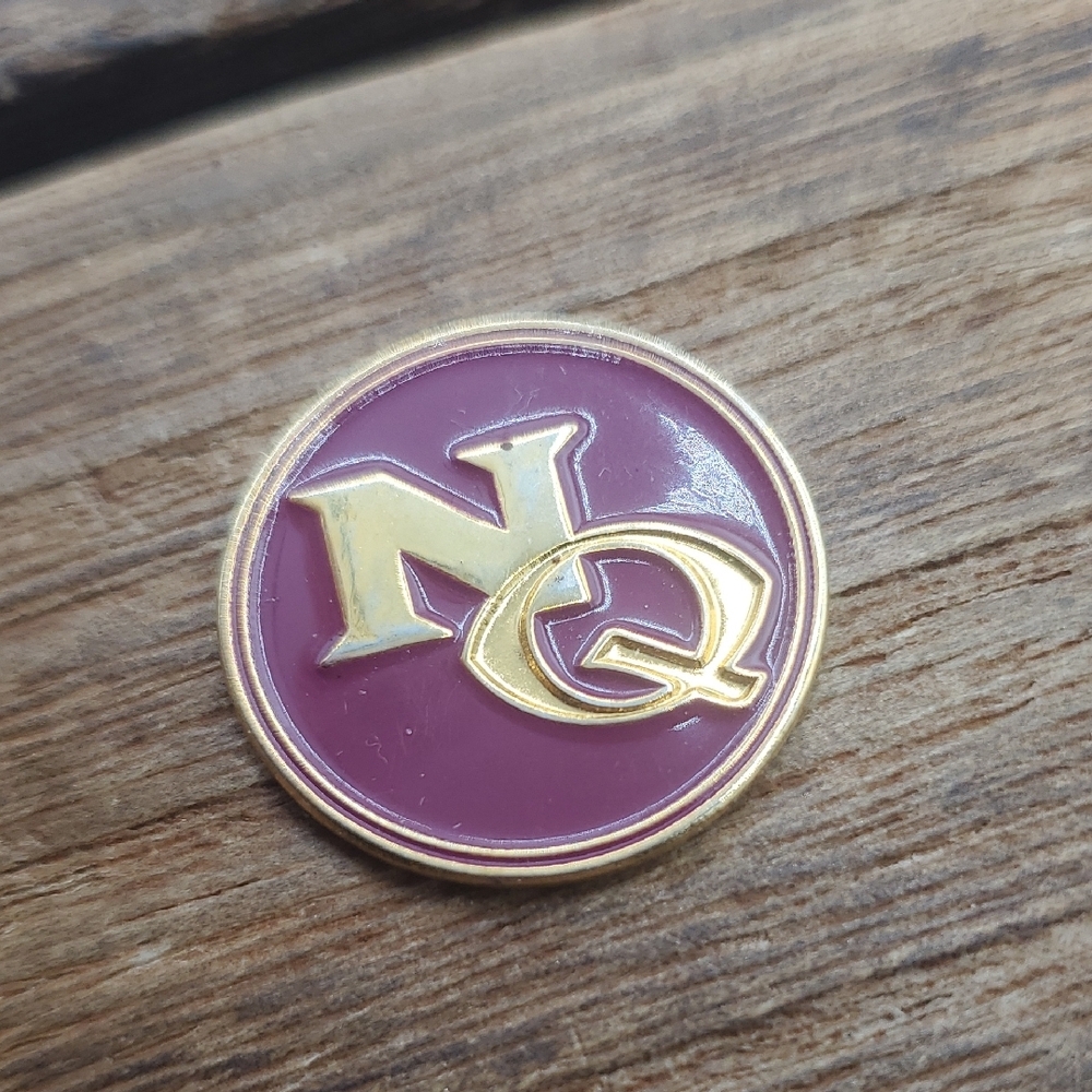 Vintage Divvy Golf Purple Token Cabochon Overflow